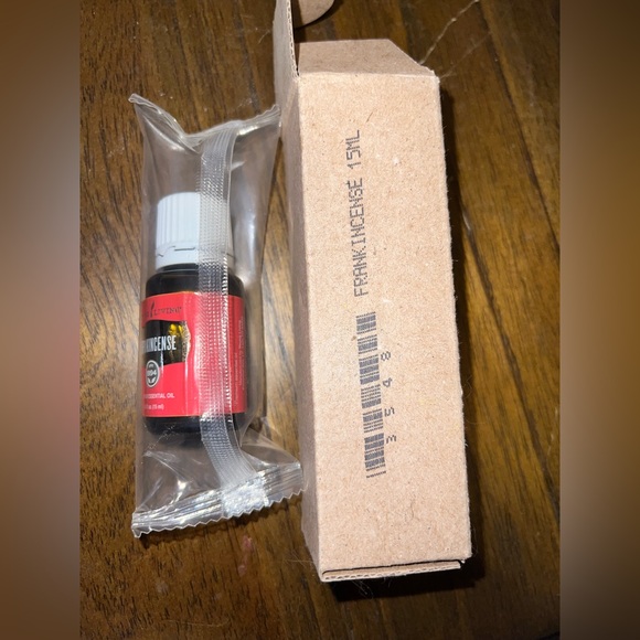 Young Living Essential Oil Frankincense 15mL - Picture 2 of 3
